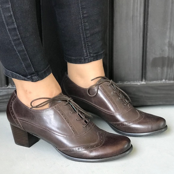 NIB Distressed Broguing Lace Up Leather Oxford - Picture 3 of 4